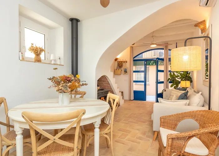 Casa Con Encanto A Pie De Playa Tamariu